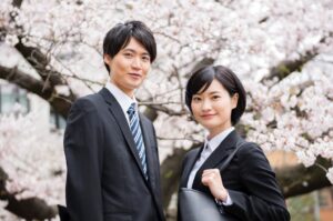 2027年卒の就活、売り手市場に変化の兆し｜AI時代に内定をつかむ5つの戦略と厳選サービス